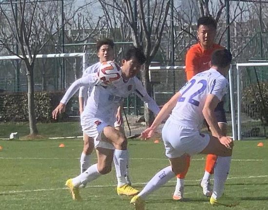 免费av一区